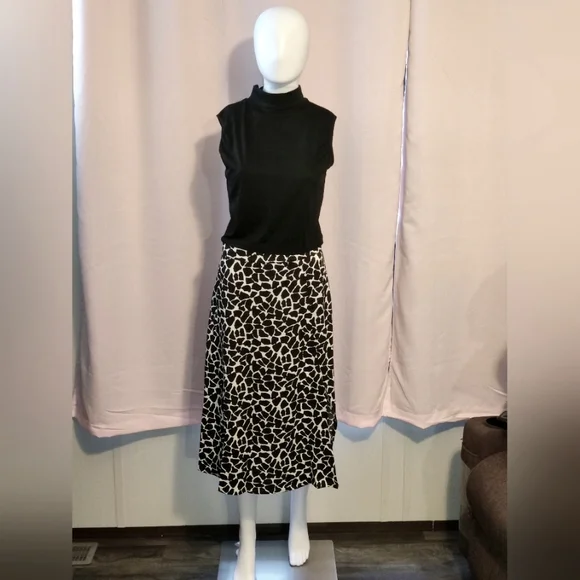 NWT-UPC  Solid Mock Neck Tank and Skirt Set - Picture 2 of 3